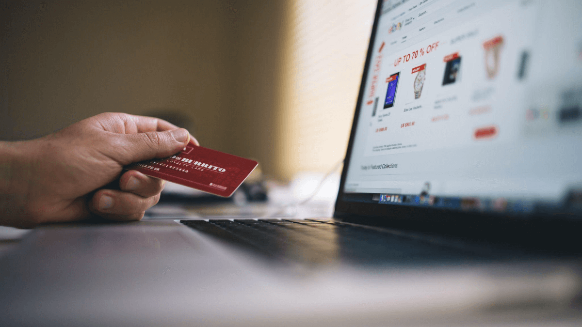 Quais as principais diferenças entre marketplace e e-commerce tradicional?